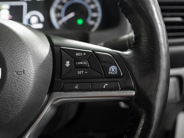 Nissan Leaf II (ZE1) с пробегом 2017 года, цена 1 740 000 рублей, 108264 км, хэтчбек, Автокод Объявления