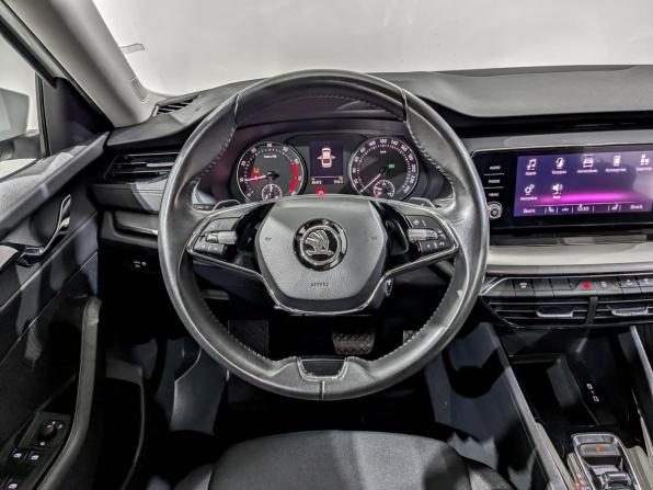 Skoda Octavia IV (A8) с пробегом 2021 года, цена 2 035 000 рублей, 80408 км, лифтбек, Автокод Объявления