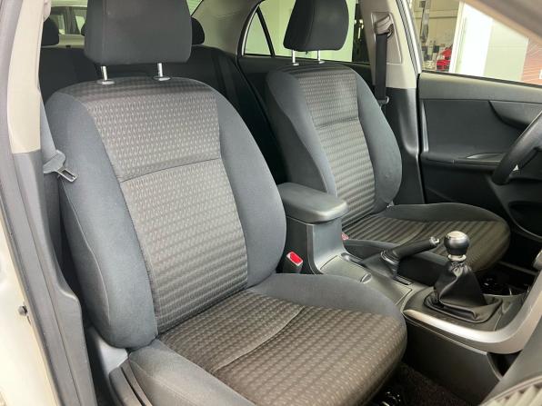 Toyota Corolla X (E140 E150) Рестайлинг с пробегом 2012 года, цена 849 000 рублей, 300000 км, седан, Автокод Объявления