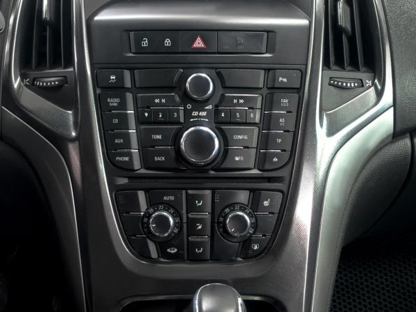 Opel Astra J с пробегом 2010 года, цена 589 900 рублей, 208000 км, универсал, Автокод Объявления