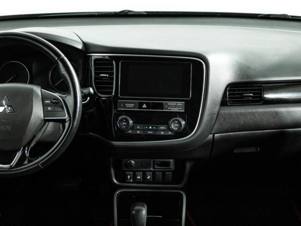 Mitsubishi Outlander III Рестайлинг 3 с пробегом 2019 года, цена 1 949 700 рублей, 156224 км, внедорожник, Автокод Объявления