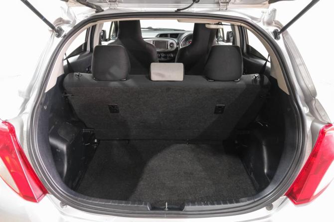 Toyota Vitz III (XP130) с пробегом 2013 года, цена 599 000 рублей, 145317 км, хэтчбек, Автокод Объявления