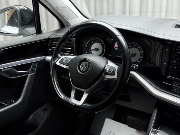 Volkswagen Touareg III с пробегом 2020 года, цена 4 299 000 рублей, 206221 км, внедорожник, Автокод Объявления