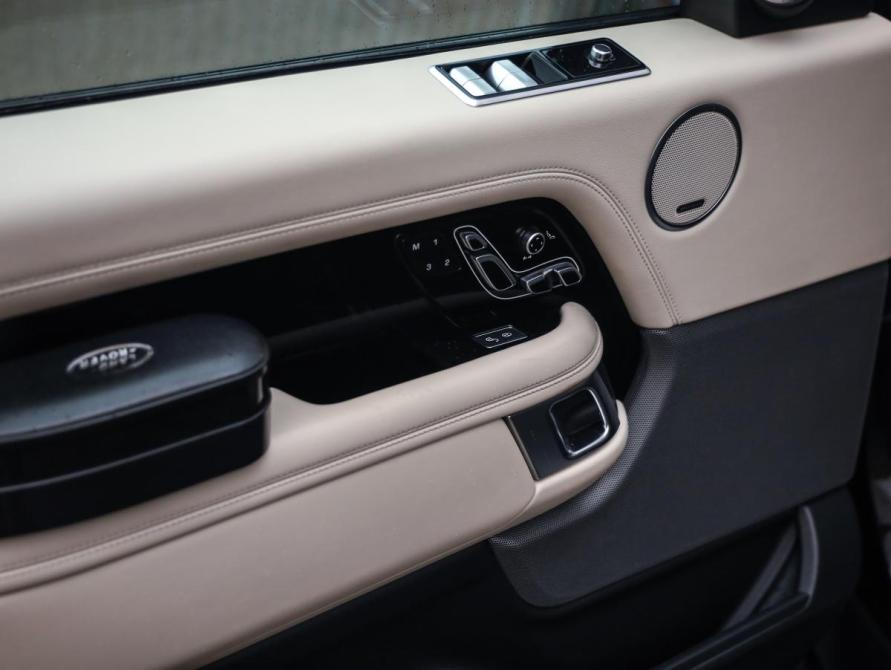 Land Rover Range Rover IV Рестайлинг Санкт-Петербург  - изображение 28