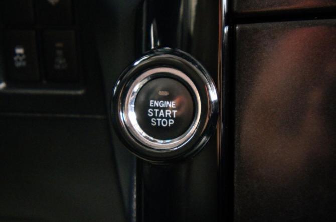 Toyota Land Cruiser Prado 150 Series Рестайлинг 1 с пробегом 2016 года, цена 3 499 000 рублей, 213060 км, внедорожник, Автокод Объявления