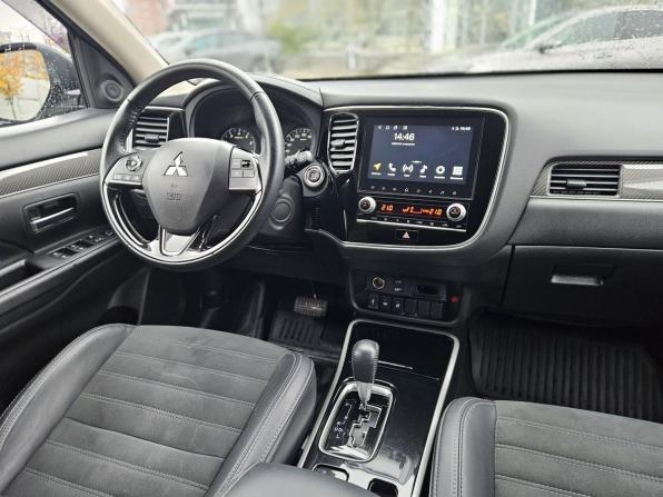 Mitsubishi Outlander III Рестайлинг 3 с пробегом 2021 года, цена 2 553 000 рублей, 113510 км, внедорожник, Автокод Объявления