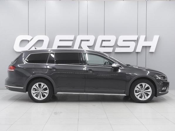 Volkswagen Passat B8 с пробегом 2019 года, цена 3 245 000 рублей, 112304 км, универсал, Автокод Объявления
