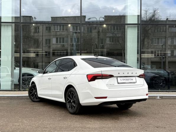 Skoda Octavia IV (A8) с пробегом 2021 года, цена 2 370 000 рублей, 45446 км, лифтбек, Автокод Объявления