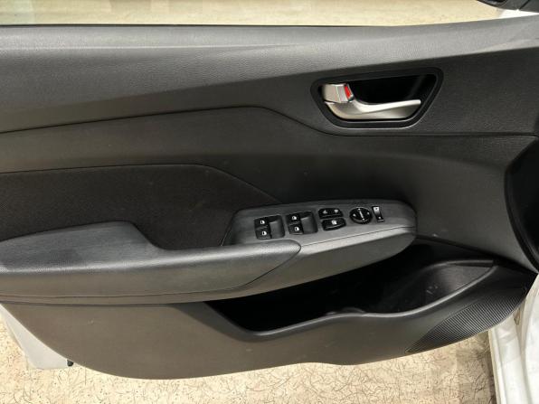 Hyundai Solaris II с пробегом 2020 года, цена 1 299 000 рублей, 106700 км, седан, Автокод Объявления