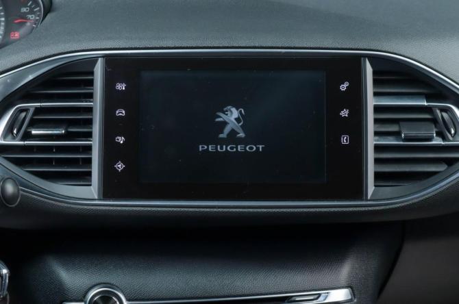 Peugeot 308 II Рестайлинг с пробегом 2017 года, цена 1 319 000 рублей, 154000 км, универсал, Автокод Объявления