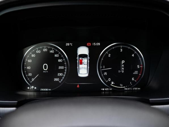Volvo S90 II с пробегом 2017 года, цена 2 100 000 рублей, 290698 км, седан, Автокод Объявления
