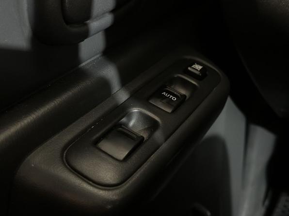 Suzuki Jimny III Рестайлинг 1 с пробегом 2010 года, цена 729 900 рублей, 179000 км, внедорожник, Автокод Объявления