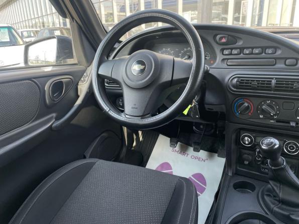 Chevrolet Niva I Рестайлинг с пробегом 2017 года, цена 884 000 рублей, 52000 км, внедорожник, Автокод Объявления
