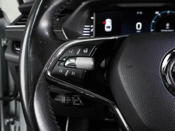 Skoda Octavia IV (A8) с пробегом 2020 года, цена 2 310 000 рублей, 178215 км, лифтбек, Автокод Объявления