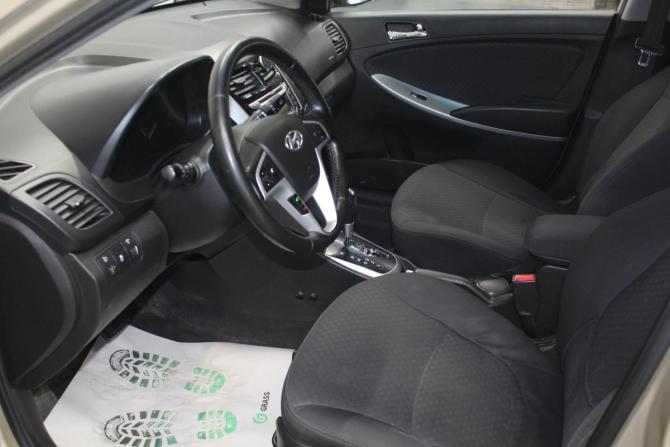 Hyundai Solaris I с пробегом 2012 года, цена 900 000 рублей, 161418 км, хэтчбек, Автокод Объявления