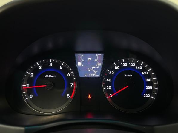 Hyundai Solaris I Рестайлинг с пробегом 2016 года, цена 930 000 рублей, 121130 км, хэтчбек, Автокод Объявления