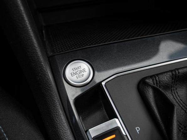 Volkswagen Tiguan II с пробегом 2019 года, цена 2 219 000 рублей, 101620 км, внедорожник, Автокод Объявления