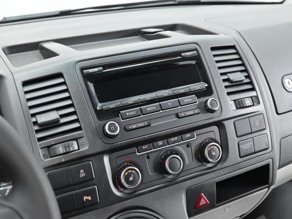 Volkswagen Multivan T5 Рестайлинг с пробегом 2013 года, цена 1 799 000 рублей, 298000 км, минивэн, Автокод Объявления