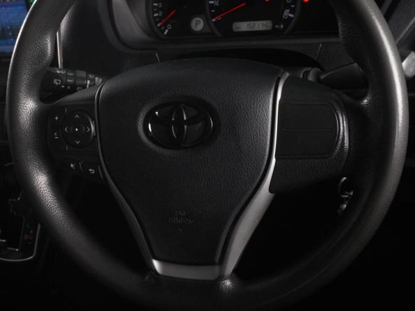 Toyota Voxy III (R80) с пробегом 2017 года, цена 1 998 000 рублей, 152114 км, минивэн, Автокод Объявления