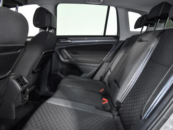 Volkswagen Tiguan II с пробегом 2018 года, цена 1 928 000 рублей, 125000 км, внедорожник, Автокод Объявления