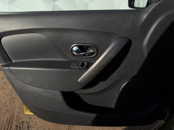 Renault Sandero II с пробегом 2016 года, цена 870 000 рублей, 141700 км, хэтчбек, Автокод Объявления