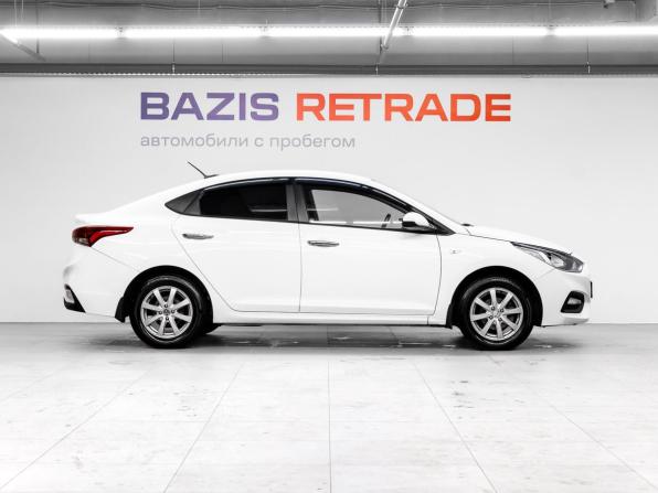 Hyundai Solaris II с пробегом 2019 года, цена 999 000 рублей, 247315 км, седан, Автокод Объявления
