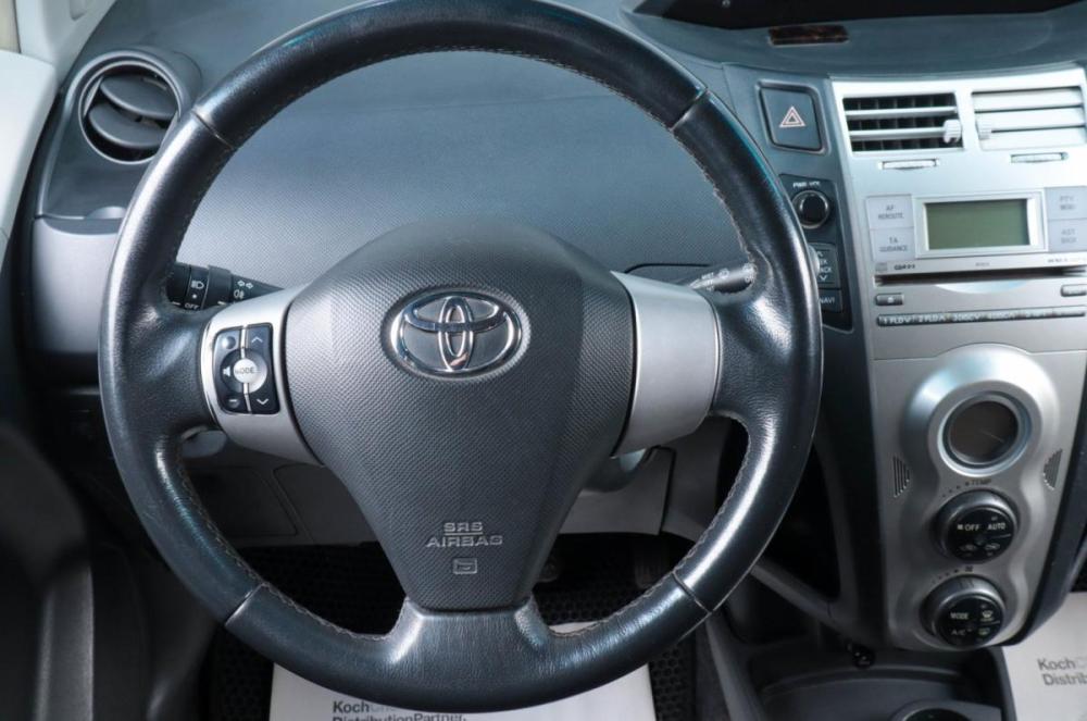Toyota Yaris II Челябинск  - изображение 16