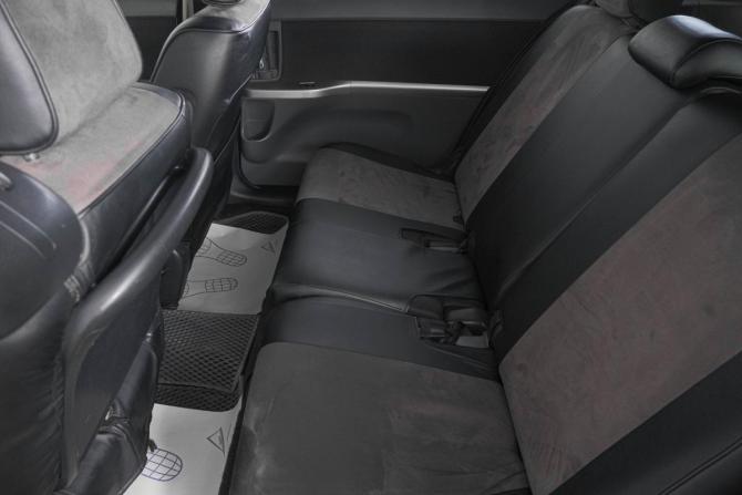 Toyota ISis I Рестайлинг с пробегом 2009 года, цена 1 099 000 рублей, 300000 км, компактвэн, Автокод Объявления