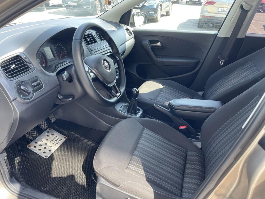 Volkswagen Polo V Рестайлинг Брянск  - изображение 9
