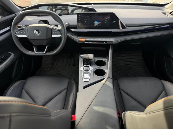 Changan UNI-V I с пробегом 2023 года, цена 2 430 000 рублей, 22100 км, лифтбек, Автокод Объявления