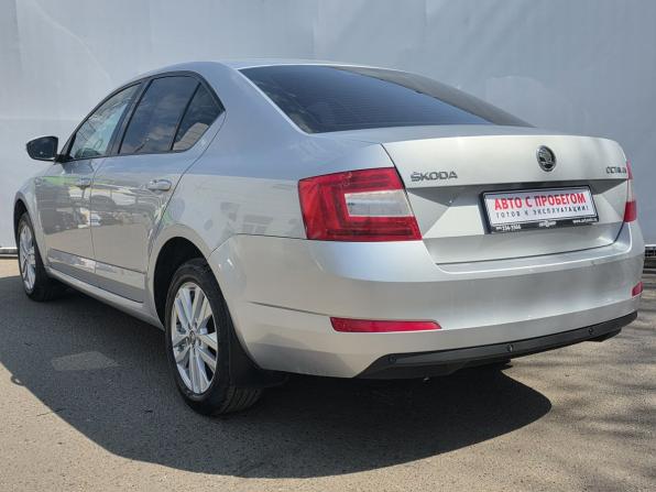 Skoda Octavia III (A7) с пробегом 2015 года, цена 940 000 рублей, 318690 км, лифтбек, Автокод Объявления