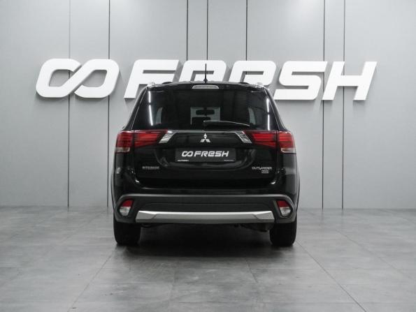 Mitsubishi Outlander III Рестайлинг 2 с пробегом 2016 года, цена 1 949 000 рублей, 187040 км, внедорожник, Автокод Объявления