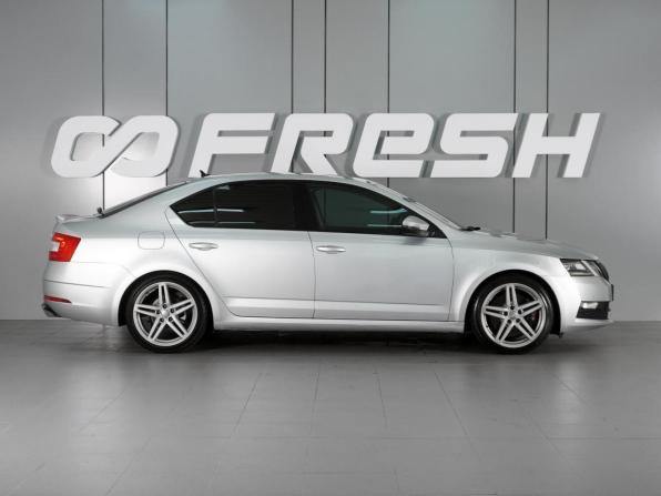 Skoda Octavia III (A7) Рестайлинг с пробегом 2020 года, цена 2 859 000 рублей, 70382 км, лифтбек, Автокод Объявления