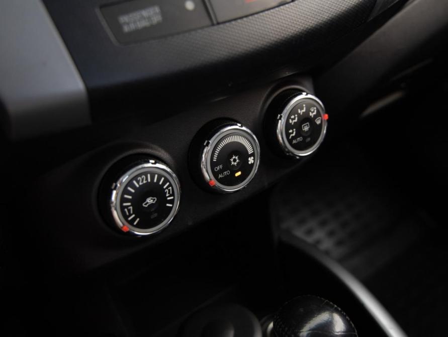 Mitsubishi Outlander II Рестайлинг Санкт-Петербург  - изображение 16
