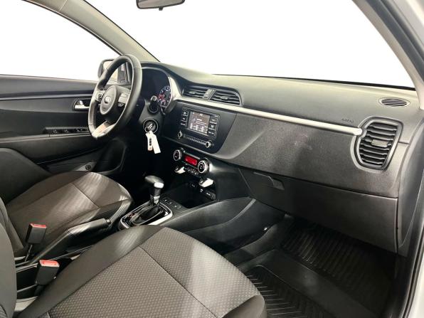 Kia Rio IV Рестайлинг с пробегом 2021 года, цена 1 657 000 рублей, 60494 км, седан, Автокод Объявления