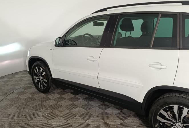 Volkswagen Tiguan I Рестайлинг с пробегом 2015 года, цена 1 395 000 рублей, 130000 км, внедорожник, Автокод Объявления