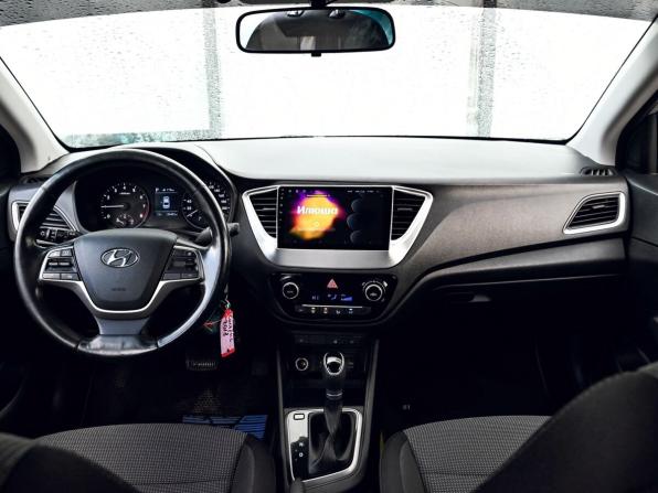 Hyundai Solaris II с пробегом 2018 года, цена 1 315 000 рублей, 135452 км, седан, Автокод Объявления
