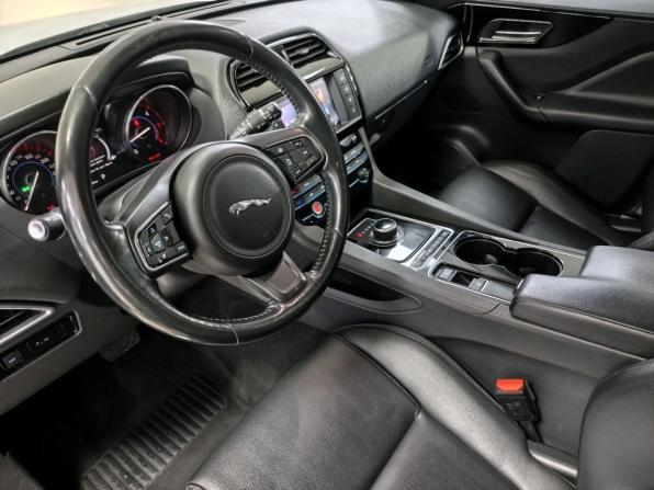 Jaguar F-Pace I с пробегом 2016 года, цена 2 380 000 рублей, 145000 км, внедорожник, Автокод Объявления