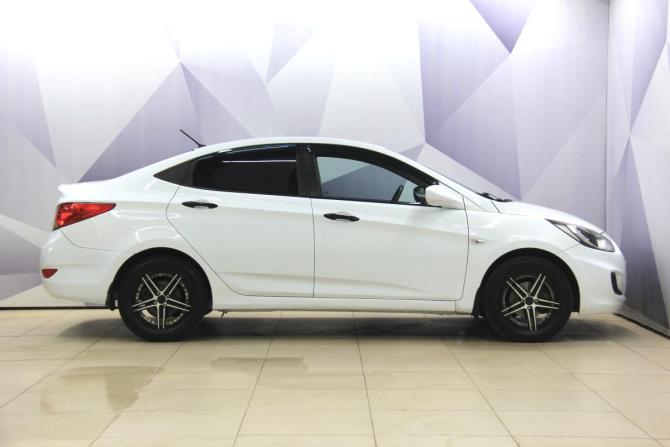 Hyundai Solaris I с пробегом 2013 года, цена 576 000 рублей, 205000 км, седан, Автокод Объявления