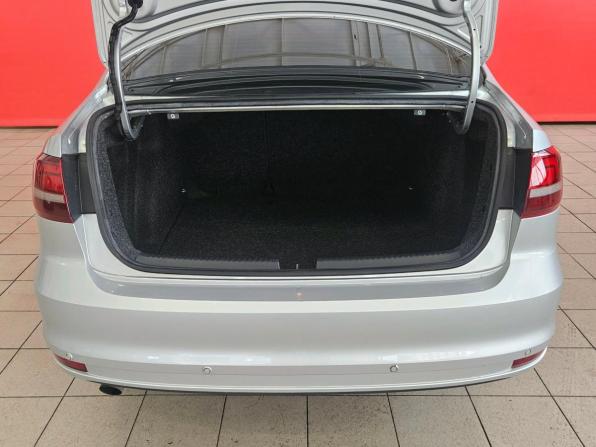 Volkswagen Jetta VI Рестайлинг с пробегом 2018 года, цена 1 370 000 рублей, 121877 км, седан, Автокод Объявления