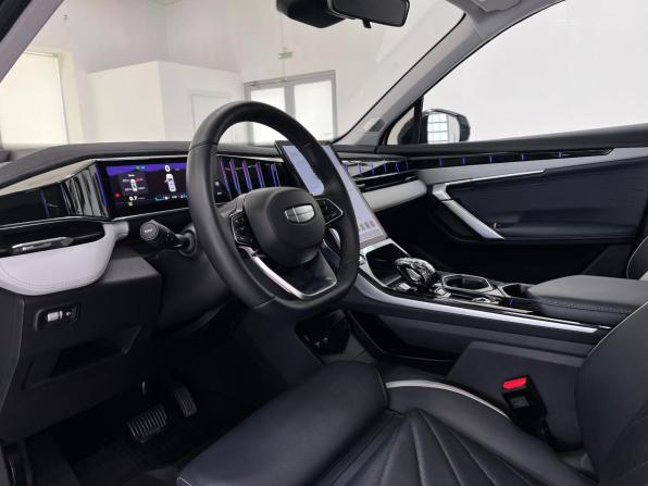 Geely Atlas II с пробегом 2024 года, цена 3 040 000 рублей, 30174 км, внедорожник, Автокод Объявления