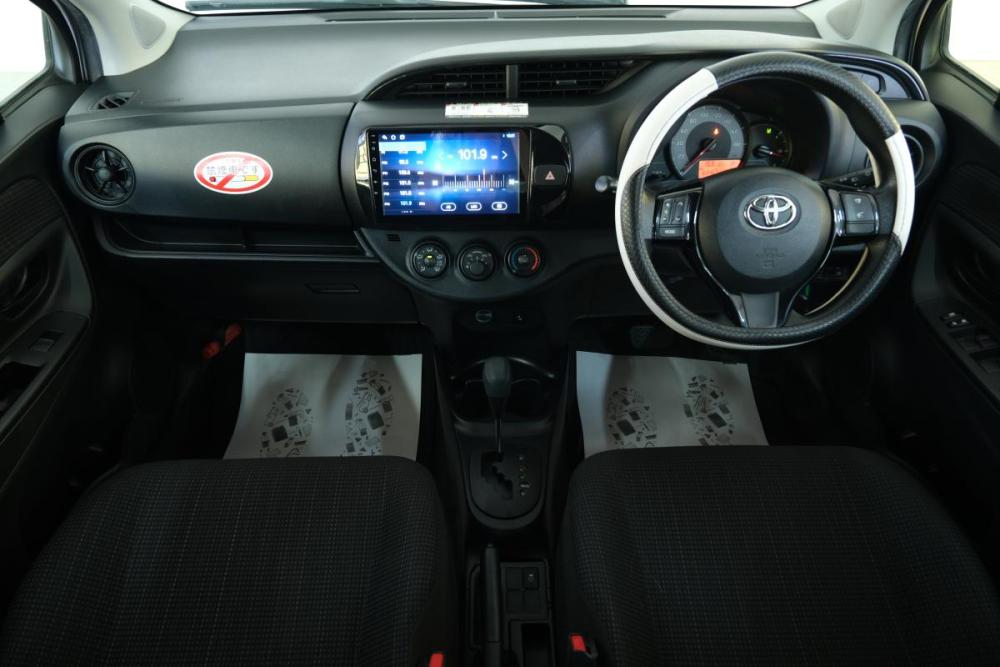 Toyota Vitz III (XP130) Рестайлинг 2 Омск  - изображение 13