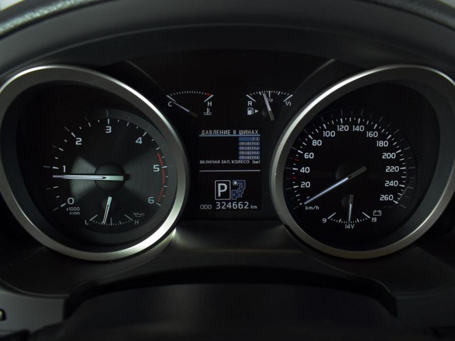 Toyota Land Cruiser 200 Series Рестайлинг 1 Кемерово  - изображение 12