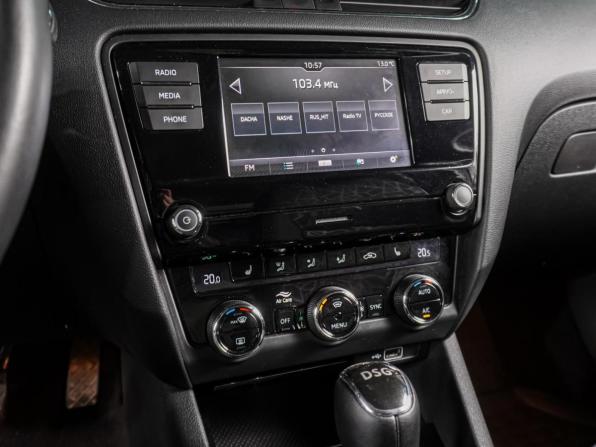 Skoda Octavia III (A7) Рестайлинг с пробегом 2019 года, цена 2 099 000 рублей, 37818 км, лифтбек, Автокод Объявления