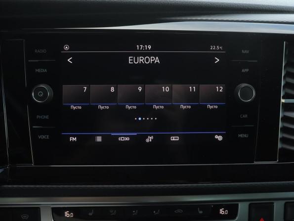 Volkswagen Multivan T6 Рестайлинг с пробегом 2021 года, цена 6 342 000 рублей, 94736 км, минивэн, Автокод Объявления