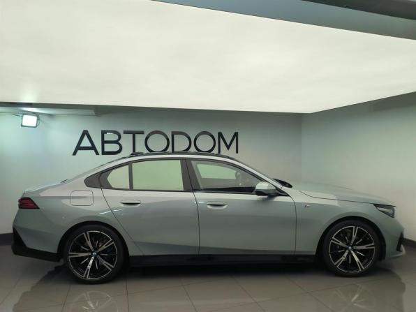 BMW 5 серии VIII (G60/G61/G68) с пробегом 2025 года, цена 9 660 000 рублей, 4400 км, седан, Автокод Объявления