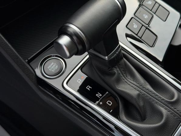 Kia Sportage V с пробегом 2023 года, цена 3 300 000 рублей, 53829 км, внедорожник, Автокод Объявления