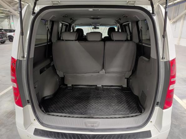 Hyundai H-1 II Рестайлинг с пробегом 2015 года, цена 1 699 000 рублей, 281157 км, минивэн, Автокод Объявления