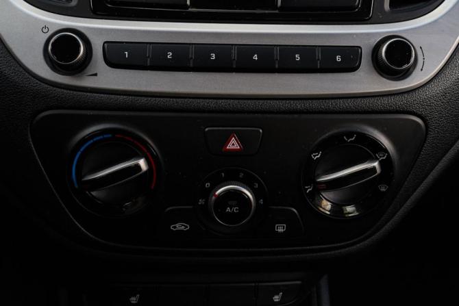 Hyundai Solaris II с пробегом 2018 года, цена 980 000 рублей, 212822 км, седан, Автокод Объявления
