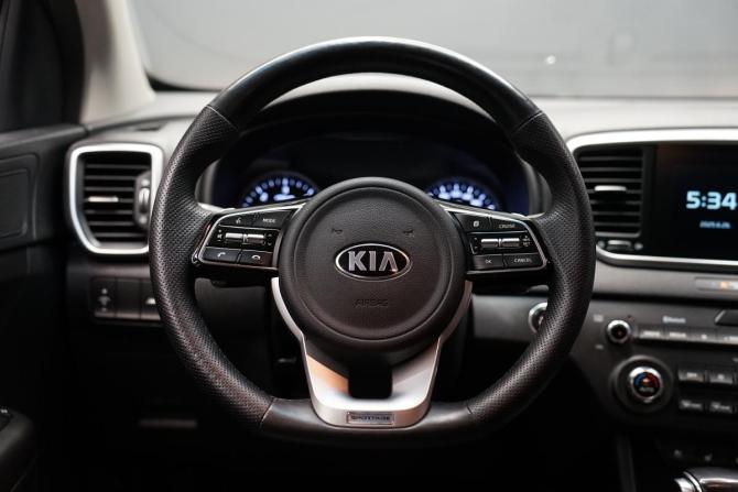 Kia Sportage IV Рестайлинг с пробегом 2018 года, цена 2 550 000 рублей, 178350 км, внедорожник, Автокод Объявления